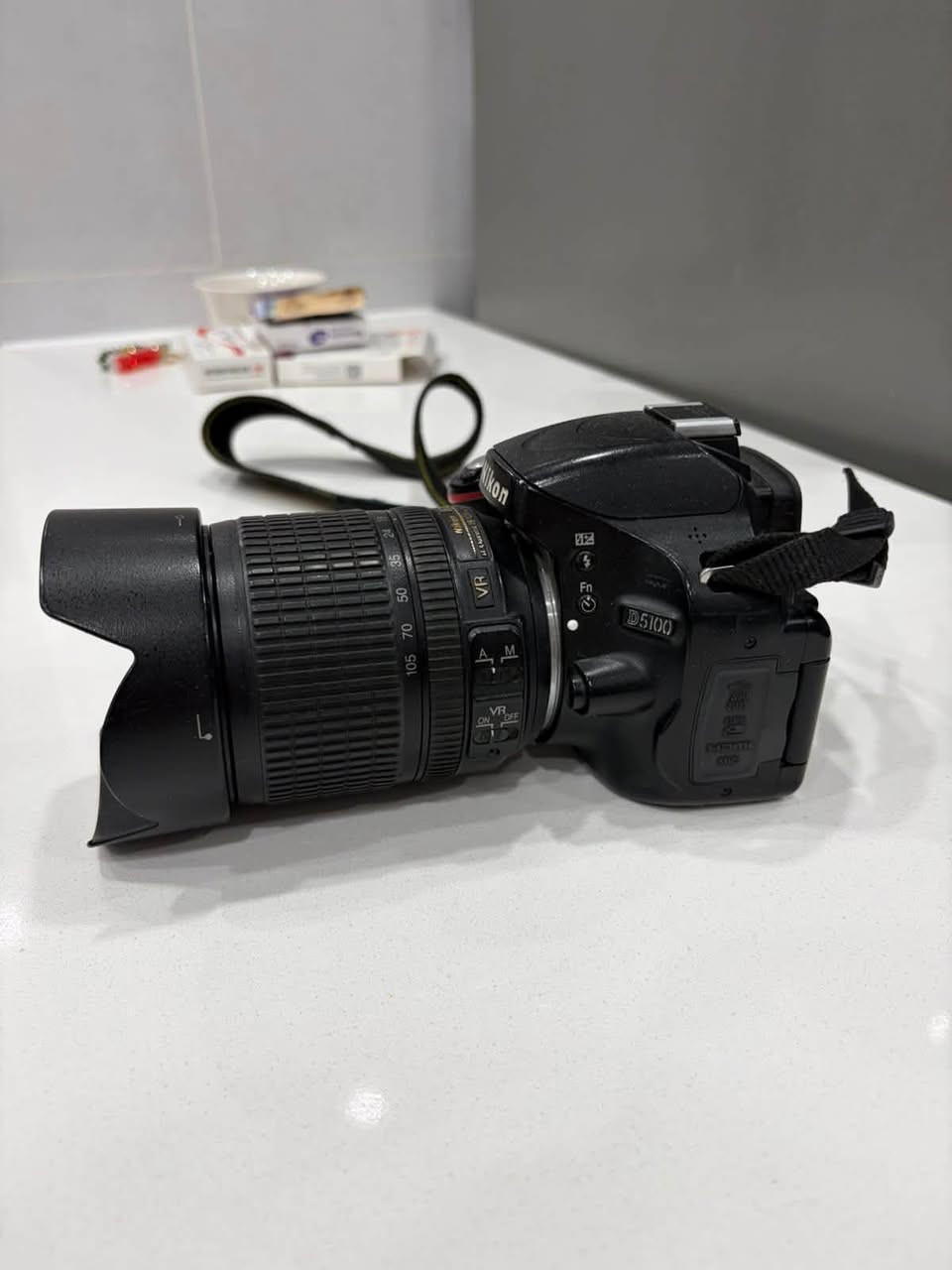 للبيع كاميرا نيكون Nikon D5100 نظيفة جداً 📸
العدسات المرفقة: عدسة (18-55) + عدسة زوم (18-105)
 الملحقات: جنطة، شاحنة، بطارية، وحزام الكاميرا
 الحالة: الكاميرا والعدسات نظيفة جداً وشغالة 100% بدون أي خلل
 السعر: 300 ألف دينار
للتواصل: ***********
