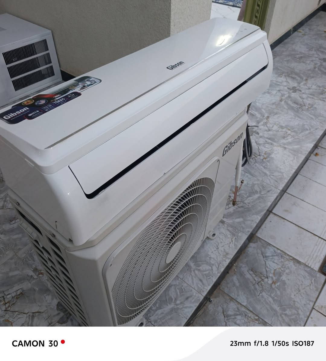 السلام عليكم سبلت جيبسون طن ونص للبيع اخو الجديد استخدام قليل كلش تبريد ثلج❄ غاز شركة ما داخل تصليح نهائيا كامل جيب وشد للاتصال على الرقم ***********
