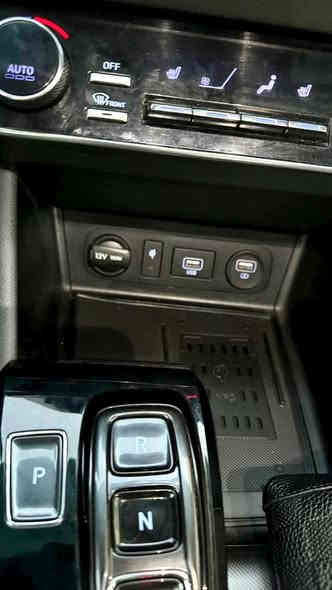 السلام عليكم
للبيع سوناتا 2021  وارد امريكي
رقم اربيل هزة جديدة تحويل مباشر
حادث جاملغ وربع بنيد وحافت الباب بدون دواخل وصور الحادث ناشرهن باقي السيارة مكفولة من كلشي 
أن لاين فول مواصفات اعلى فئة لون ذهبي
ماشية 52 ألف
محرك  2.500  تيربو
بانوراما 
كشنات جلد رياضي حضن
إنارة محيطية 
شفتات ستيرن 
كيجات ديجتال
نظام صوت boss
شحن واير ليس 
تدفئة كشنات 
رادار امامي خلفي جانبي تحديد مسار نقطه عمياء 
مقعد كهرباء 
بصمة ابواب وصندوق ودخول ذكي 
تبريد قطعتين 
تشغيل عن بعد اوتو هولد اربع وضعيات قياده 
صندوق ذكي يفتح عند الاقتراب 
ويل كب كروم حجم 19 
السعر 180 $ ورقة 
العنوان بغداد الكرخ
***********
