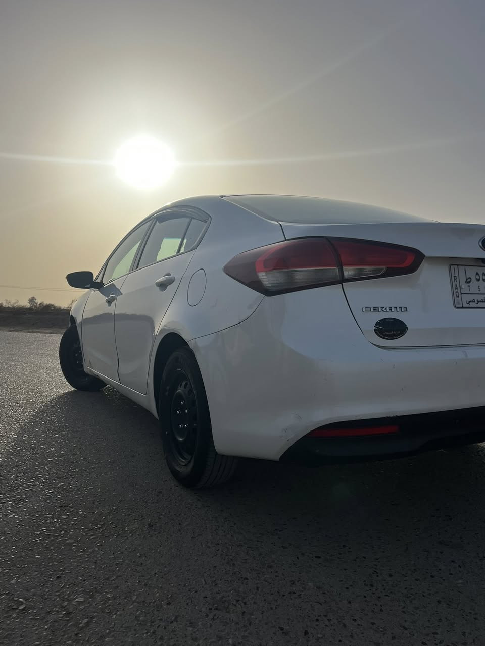 السلام عليكم 
سيراتو 2017 للبيع خليجيه بيها 3 قطع صبغ بيها حداديه خير من الله كله جديد ونامه السياره تحويل ثاني يوم السعر 120 وبيها مجال للشراي للاستفسار ***********
