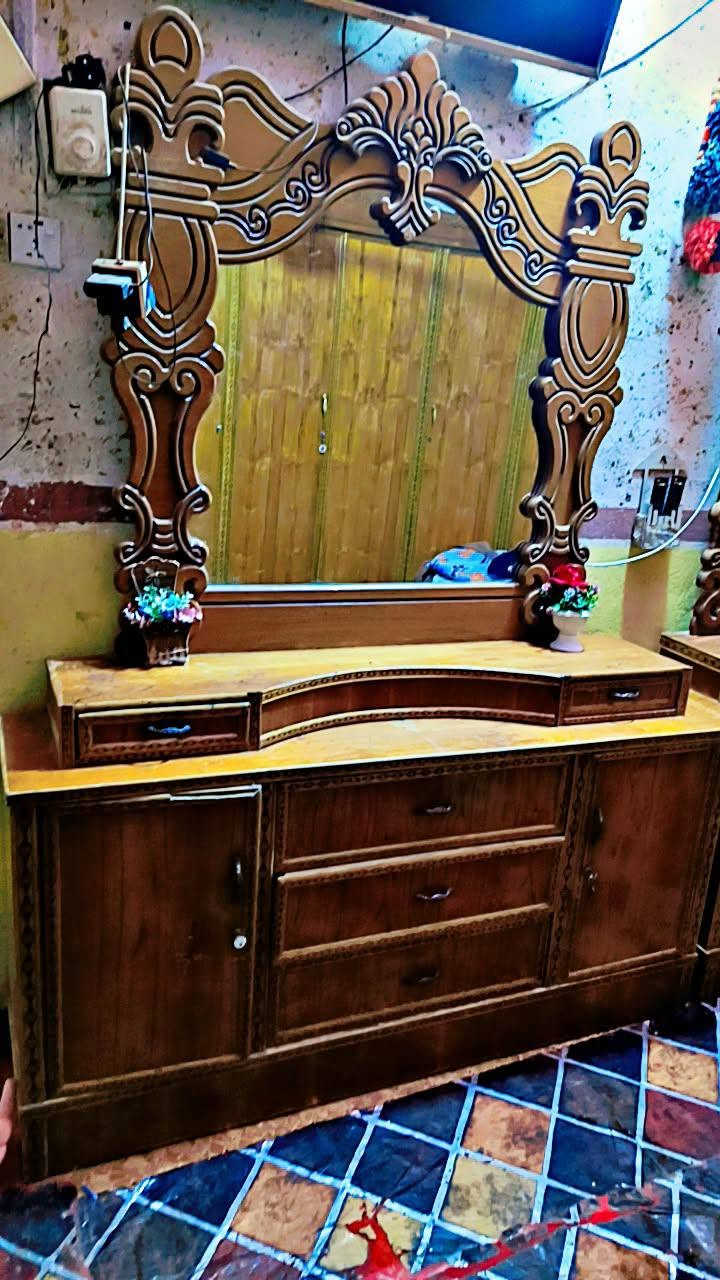 السلام عليكم غرفه نوم صاج درجه اوله ام الربعه نضيفه
التواصل على الرقم او على الصفحه الرئيسيه 
***********
