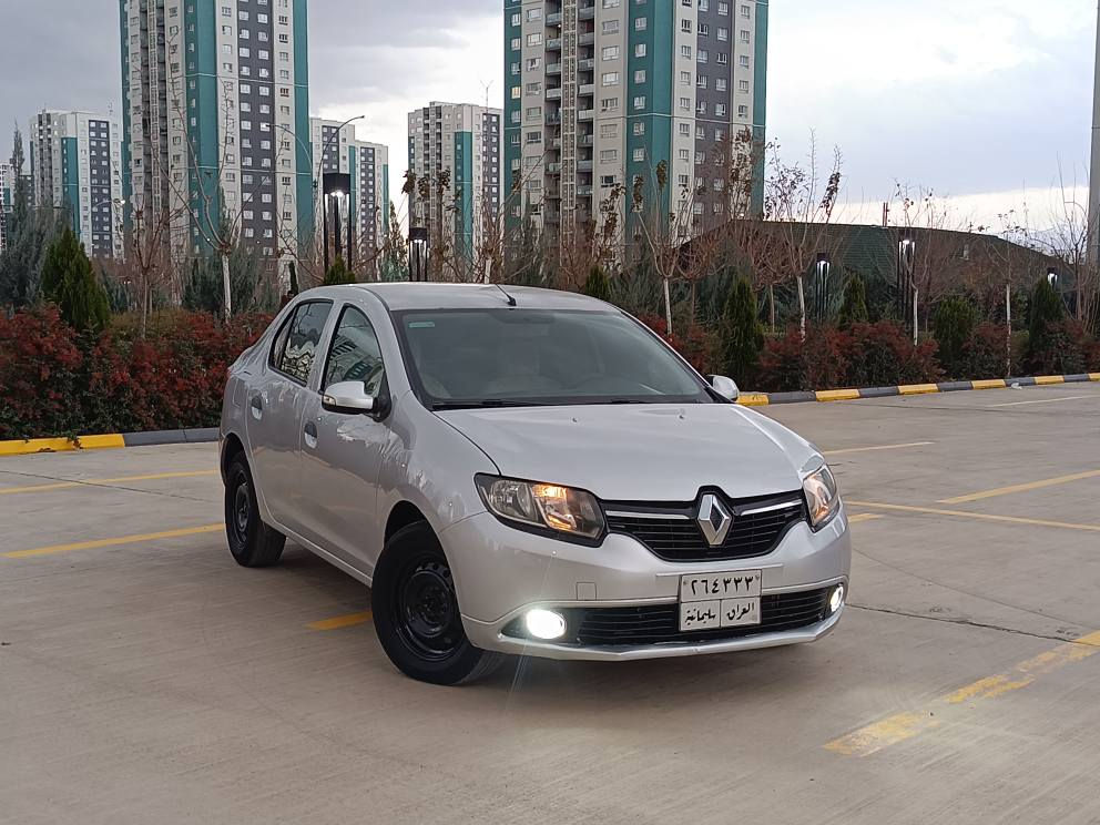 ڕینۆ سمبول 2016.    ***********
مواسەفاتی خلیجی ناو زەرد جام کارەبا 
سوکان فۆلویم  شاشە ئایباد عەسڵی
دینار مەسرەفی تیا نیە نمونەیە لەجوانی 
بێ دەعەم بێ لێدراوی قرچیشی نیە 
خۆم لەسەر گاڵ بونەوە حیزام بۆیاخم کردوە 
واتا سەخفو شان بۆیاخ نیە 
فیدۆیشم بێیە بێش بۆیاخ کە سەیارەکە بێ بۆیاخە بەس لەسەر گاڵ بونەوە بویاخم کردوە 
سەخفیشی زۆرجوانە جونکە لەزکەی بیوە بوە زور کەم گاڵ بوتەوە هەستی بێ ناکریت 
گێڕو مەکینەی بەشەرت برخوی بانەدراوە 
تاقم بێشی تازەیە جرکەی تیانیە 
ناو نیشان سلیمانی گەڕەکی ڕاپەڕین 

*********** السليمانية, العراق
