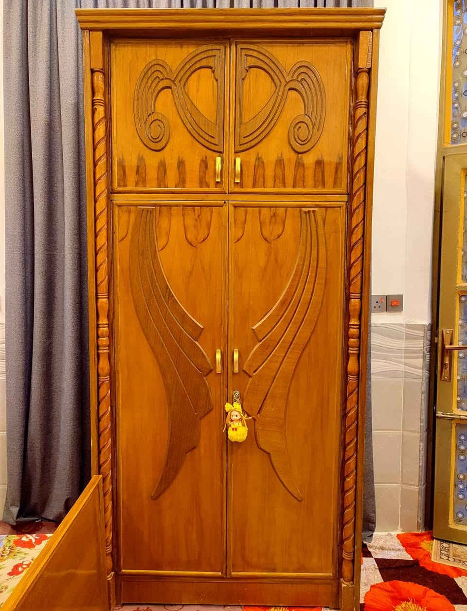 غرفه للبيع تسكام ام السته طابقين ملحق زاويه كنتوريه طابقين تاج ملكي غرفه ضخمه نجاره عراقي داخل وخارج صاج خشب ثگيل تفصال العنوان ديوانيه حي العسكري صدر الثاني قرب المستوصف السعر للاتصال على الرقم ***********
