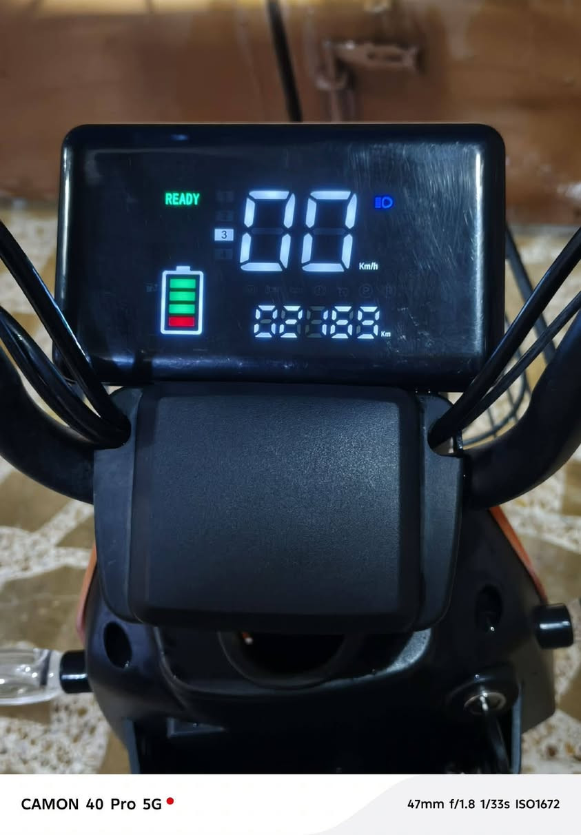 ماطور شحن للبيع أخو الجديد خمس بطاريات دبل السعر 250  الف.  ***********8
