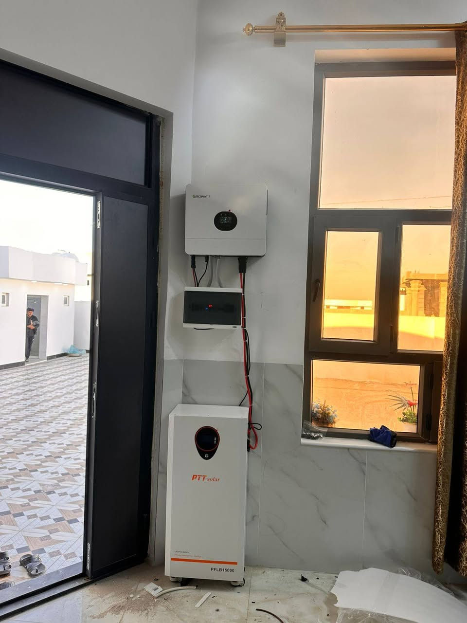 اليوم الاحد الموافق 25/1/2026
تم بعون الله إكمال نصب  وتشغيل منظومة  للطاقة الشمسية في #ناحية #كنعان. 
تجهز 16 أمبير نهارا  15 أمبير ليلا وتتكون المنظومة من:-
1-ألواح شمسية عدد 8 قدرة اللوح الواحد 620 واط
2- بطارية نوع ليثيوم  قدرتها 15 كيلو واط
3- أنفيرتر  قدرته 6 كيلو واط
4- بورد خاص بالمنظومة متكامل الحماية
5- هيكل حديد مغلون مقاوم للصدا
#ملاحظه: لانعمل ببطاريات التجميع الرديئة. 

بإدارة عمر ياسين 
وحسن سالم
للأستفسار أكثر الأتصال او مراسلة الأرقام  التالية. ‏
0771 206 0460  
***********
