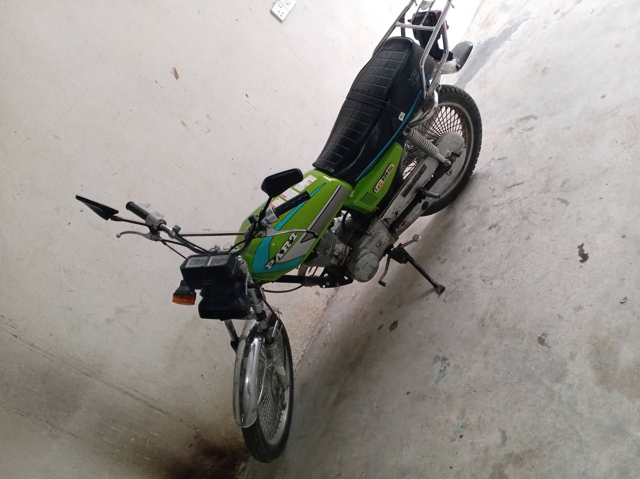 السلام عليكم دراجة سونيك 4گير ب250 الف اليريدها يتصل على الرقم ***********
