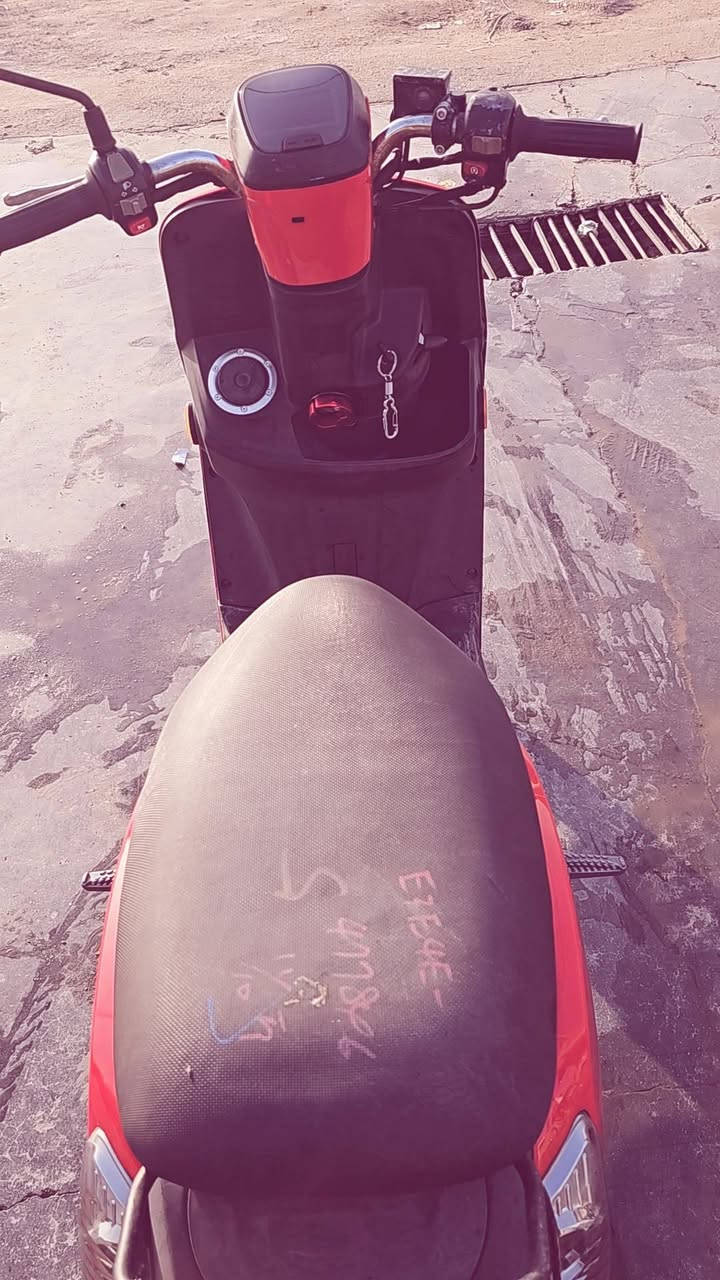 دراجه بوليس  مديل 2014نضافه خير من الله  دراجه حلوه ما متعوبه الي يحب  يعرف سعرها دك عل رقم ***********
