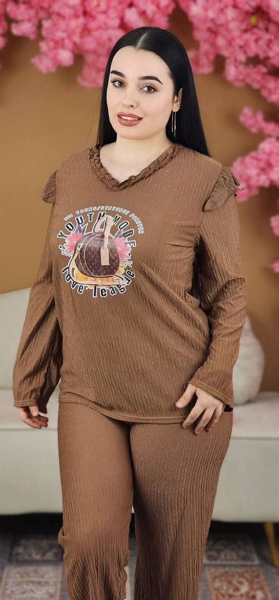 سوت صيفي

الخامة: كرنكل

القياس:xl   xxl

الالوان: 6

سعر درزن 70 الف


**إذا كنت صاحب هذا الإعلان وتريد حذفه لأي سبب، رجاءا أرسل رسالة إلى الدعم الفني**