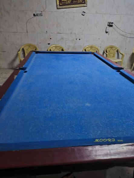ميز بليارد البيع سعر ٢٥٠ وبي مجال مكان نجف كوفه رقم ***********
