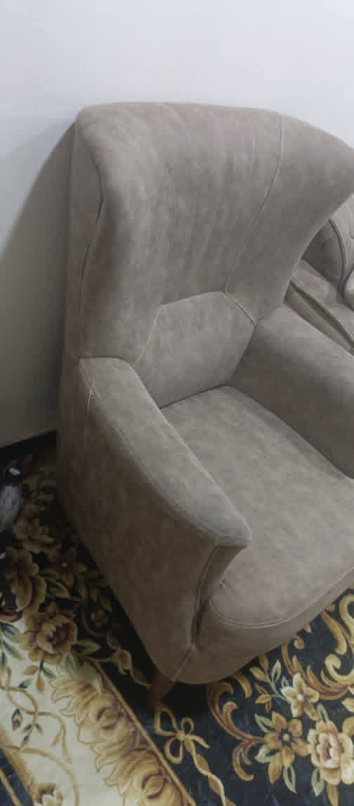 السلام عليكم نص تخم نضيف سعر ١٥٠ الف قفل مكاني بوب الشام ***********
