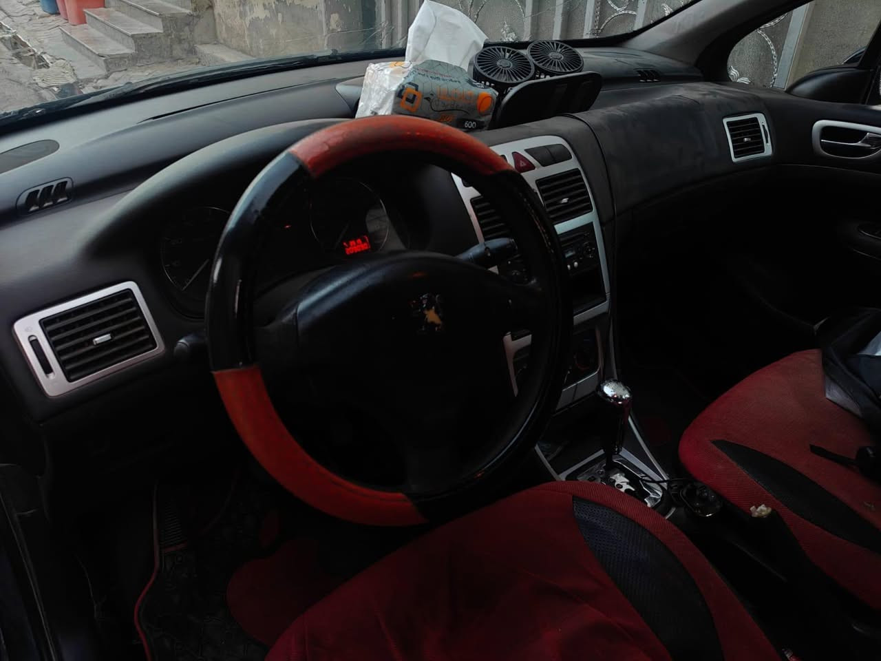 بيجو فرنسي 307 بدون حادث بدون صبغ مكفول كير ومحرك السعر ٤٥ ورقه وبيها مجال للاتصال ***********

