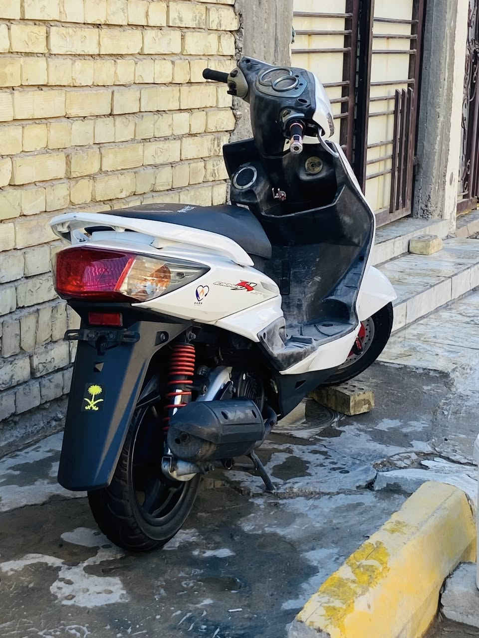 رمبه رمبه اقل شهر من نزلتها دراجه مطالعه من البيت ابد فحل شوفت عينك دراجه برغي مامفتوح بيها  مستعجل عله. بيعتها سعر مليون و50قبل لا تعلق او. تدخل خاص شوف رمبه مالتها رجا مكانها بغداد زعفرانيه


**إذا كنت صاحب هذا الإعلان وتريد حذفه لأي سبب، رجاءا أرسل رسالة إلى الدعم الفني**