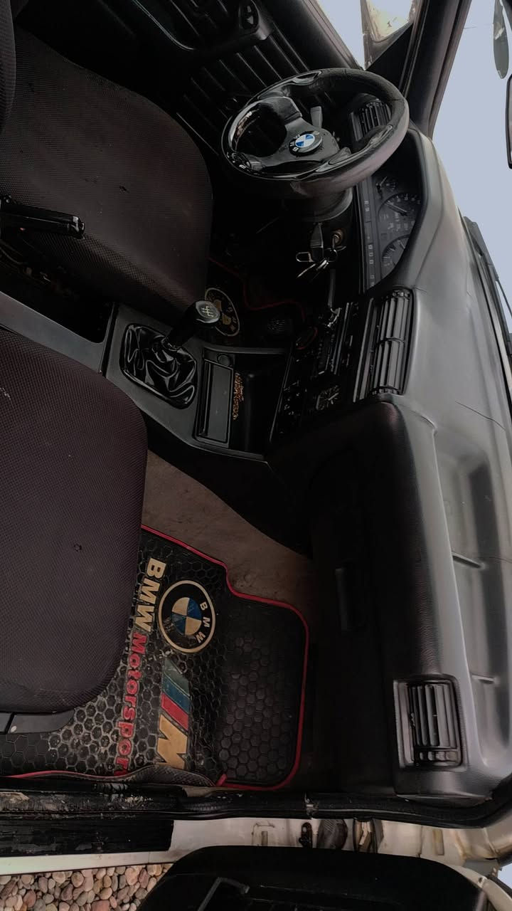 BMW 318!
مکینه 4 بیلادی
مودیل 1988
سعر 38$
***********
