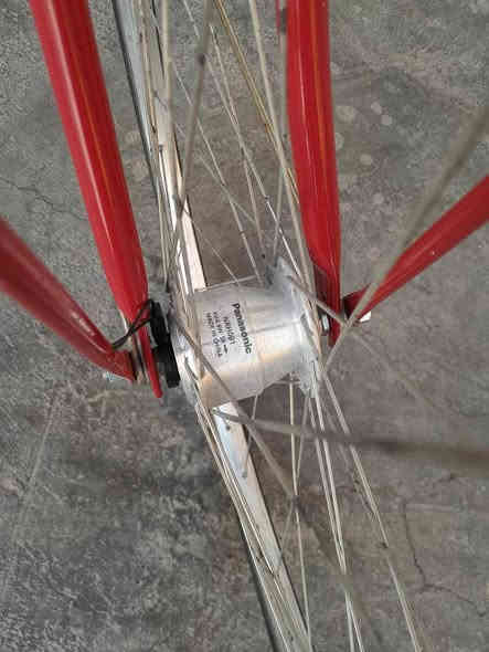 بايسكل ياباني اصلي برغي ما مفتوح بي السعر 120 وبي مجال للاتصال الرقم***********
