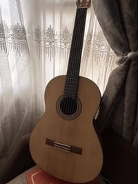 قيتار • ياماها • C40M