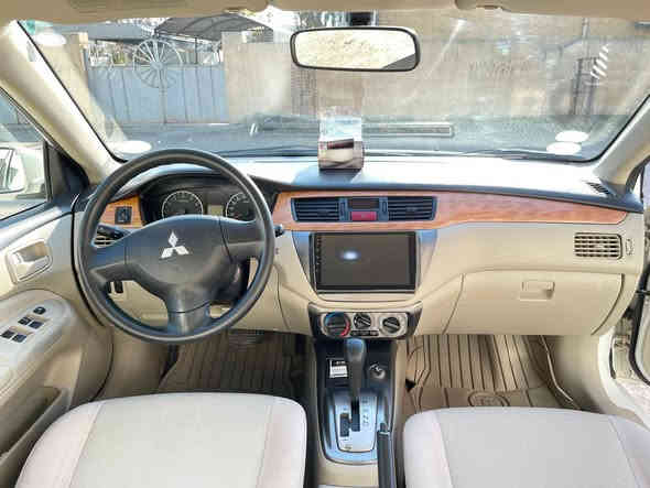 میستربۆشی لانسەر 2011 مواسەفات GLX 
ڕەنگی سپی گێر ئۆتۆماتیک 
بێ بۆیاغی تەنها کەمێک ساردی هەیە و ناو زەردە 
مەکینە گەورەی دەبڵ گێر  وە 
سەیارەیەکی زۆر پاک و بێ کێشەیە
سەنەوی تا ٢٠٢٧ تازەیە 
هیچ مەسرەفێکی تێدانیە 
زۆر پاک و خاوێن 

سـعـر : لە کۆمێنت داوابکە ڕاستەوخۆ بۆت دێت 📥 

گێر و مەکیەنەی بەشەرت 
هیچ کێشەیەکی تێدا نییە 

ژمارەی خاوەنەکەی 
***********
