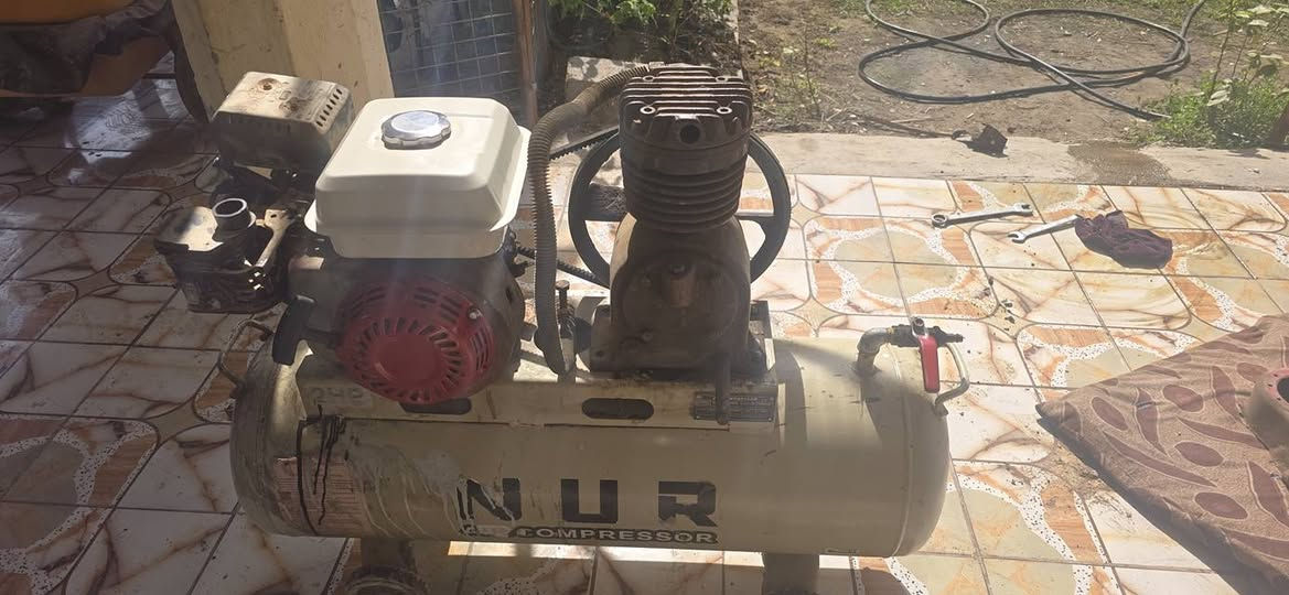 كنبريسر للبيع حجم ١٠٠ عل فحص السعر ٢٠٠ الشراي يجي خاص او ينتصل عله الرقم ***********العنوان حله
