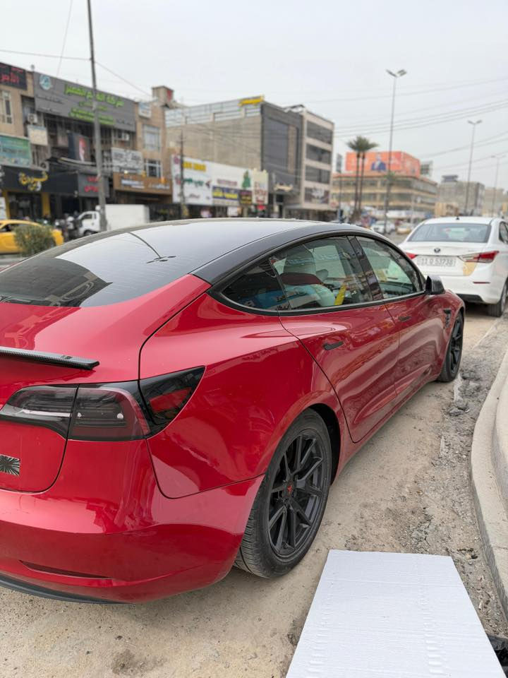 السلام عليكم
بيع او مراوس  
تسلا 3 موديل 2023  تك ماطور دفع خلفي 280 حصان ماشية 40 الف 
عليها هواي اضافات دواخل كاربون فايبر جناح خلفي فول موصفات 
شاحنه 32امبير ويها  معروفة موصفات التسلا 
حادث السياره الجاملغ والبنيد 
ايرباك استيرن فقط  
كامله بأسمي تحويل ثاني يوم 
مكان بغداد حي الجامعة
المراسلة فقط واتساب 
***********
