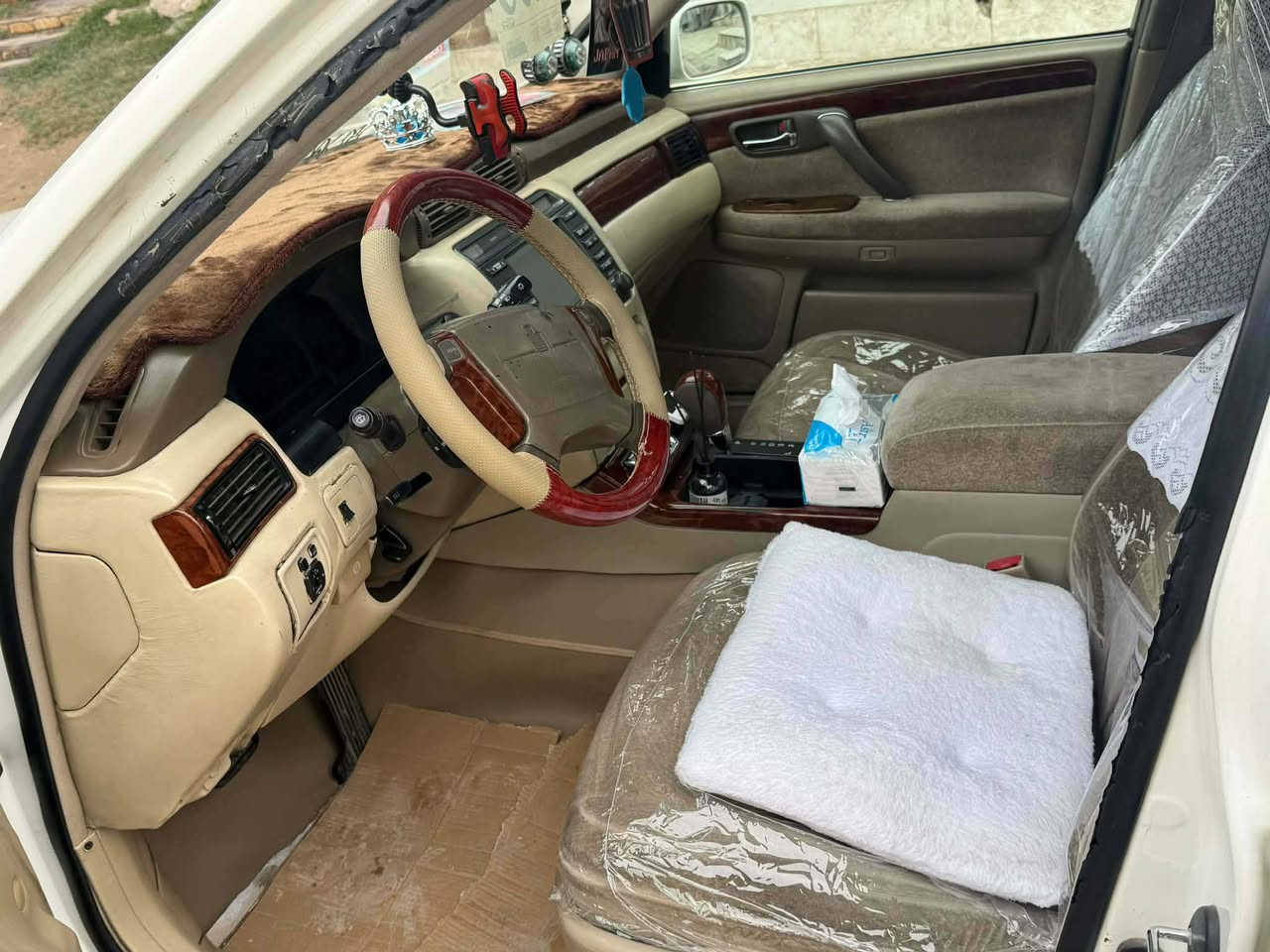 سلام عليكم ملكه للبيع موديل 2000 رقم بصره مشروع وطني سنويه لل 28 مكفوله من لكص ولضربه ونقل وعيب شرعي وصوليات فقط كشر بي مكانات صبغ جماليه مكينه كير مكفولات 3000 تبريد ثلج تخم تاير حداديه كله جديد ويل نجمه سياره جاهزه عله اخر حبايه الشراي يتصل ويدلل *********** مكاني ناصريه سوق الشيوخ
