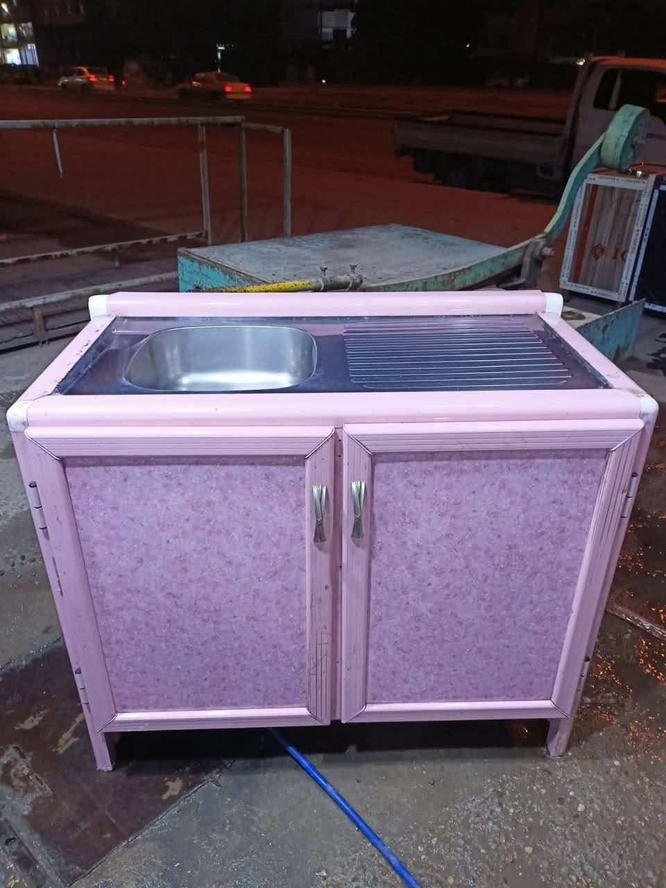 غراض نضيفه كلش
الثلاجه 120
الكاونتر قياسه 50ب120 تقريبا سعر80 طباخ70 غراض كلش نضيفه اليريدهن عنواني بغداد شهداء البياع موجود توصيل ***********
