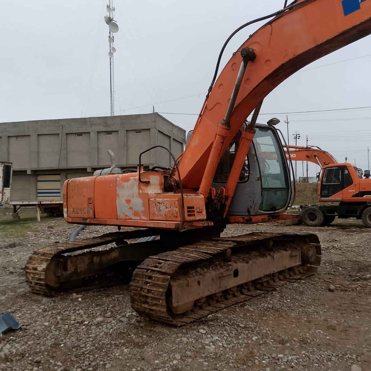 إعادة النشر بسبب الوعود الكاذبة للبيع حفاره فيات هيتاشي حجم 215 رقم اربيل دولي بسمي تحويل مباشر موديل 2000 السعر 135 و بيها مجال رقم ***********
