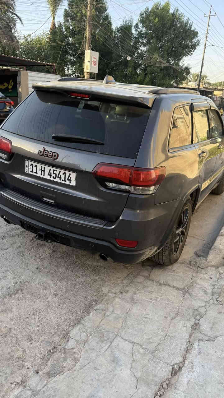 للبيع جيب موديل ١٧ تريل هاك هيمي ٥.٧ بجم كبس ايرباك كشن فقط ضررها موضح بالصور بيها قطع صبغ بدون دواخل سعرها ١٧٥  بغداد حي الاعلام 

***********
