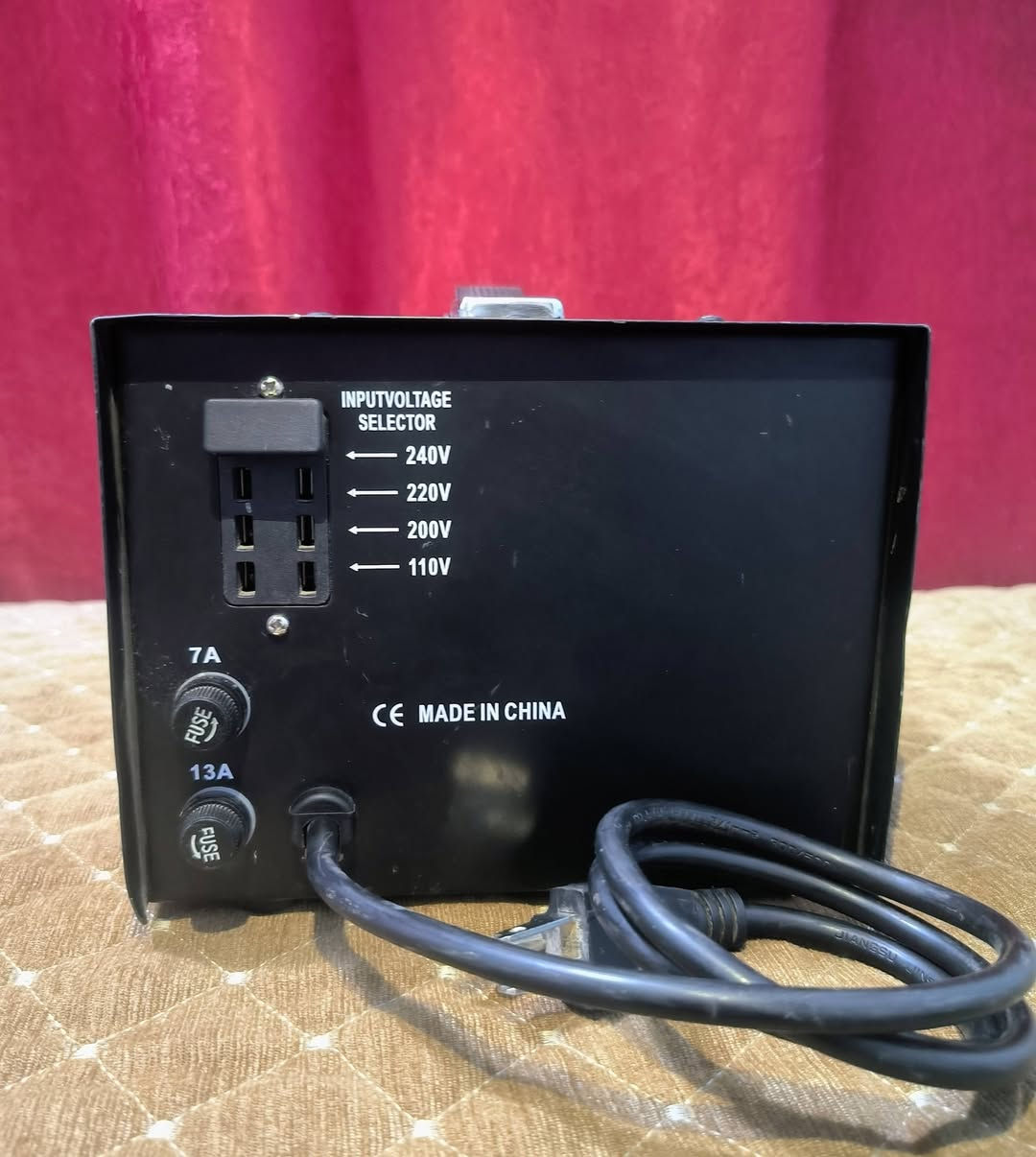محولة كهربائية اصلية مستعملة 💥💪 PowerBright VC-1500W
تحويل مزدوج: يرفع الجهد من 110V إلى 220V أو يخفضه من 220V إلى 110V 🔥✨

قوة وأمان: يتحمل حتى 1500 واط مع قاطع أمان ذكي لحماية أجهزتك الثمينة من التماس الكهربائي.⚡

منافذ متعددة: يحتوي على مخارج تناسب مختلف أنواع المقابس العالمية.🔌

السعر: 40 الف دينار 💰

متوفر توصيل لجميع المحافظات 🚚

!📥 للحجز أو الاستفسار: يرجى المراسلة على الخاص أو مراسلة الواتساب على الرقم: [ *********** ]

#اجهزه_مستعمل #مستعمل #بيع_شراء
