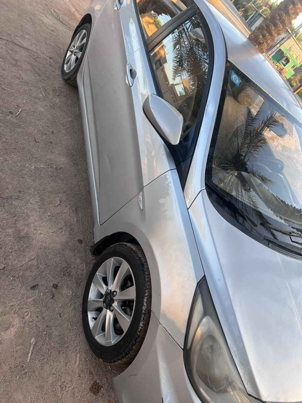 السلام عليكم اكسنت 2013السيارة باسمي الجاملغ الامامي صوب اليسره بي صبغ ويم قبق البانزين الجاملغ بي صبغ محرك 1600 جاهز حدادية جديدة السعر 85 وبيها مجال تواصل اتصال او واتساب فقط ***********
