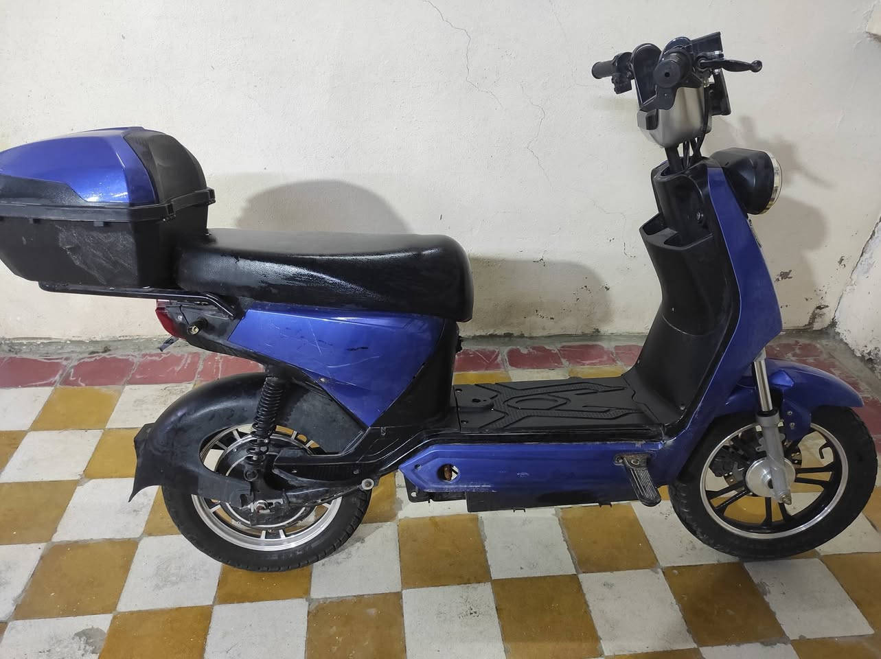 ماطور شحن للبيع 
ملف 1000
بطاريات 5دبل واكفات 2
شغال كامل ناقصه بطاريتين فقط
شاحنه اصليه موجوده 
السعر 175وبي مجال


**إذا كنت صاحب هذا الإعلان وتريد حذفه لأي سبب، رجاءا أرسل رسالة إلى الدعم الفني**