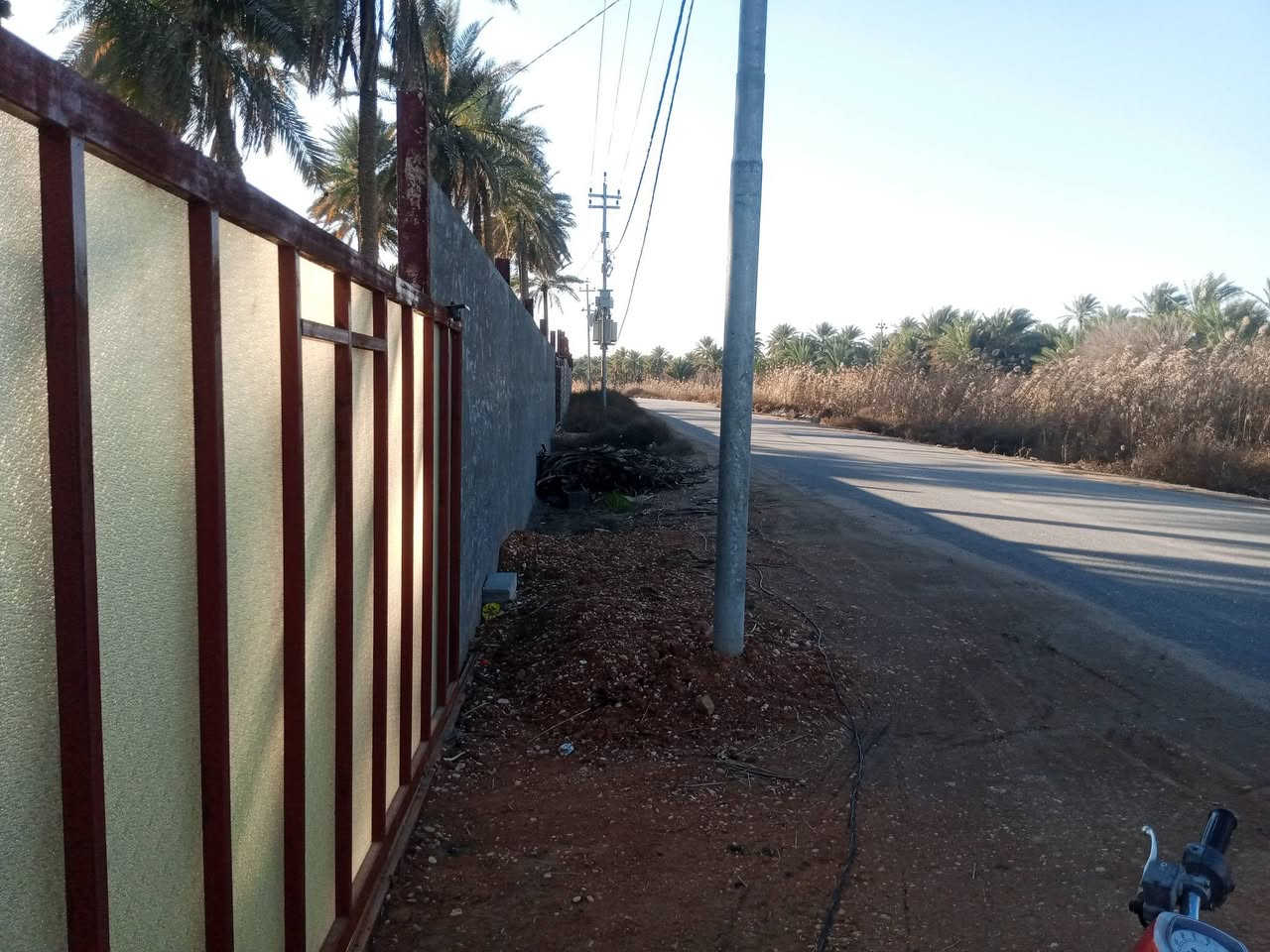 800متر للبيع شارع بغداد مقابيل جامعه وارث الانبياء طابو سند 25 موقع مميز شارع عام خدمات كامله وجه القطعه 16 نزال 50 للاستفسار الاتصال *********** وتساب م
