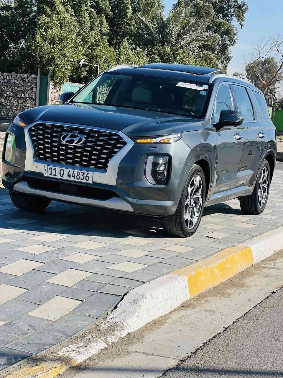 السلام عليكم
هيونداي بالسايد امريكي فول موصفات 

 موديل 2022

رقم بغداد الدولي هزه وسنوية جدد

حجم المكينة 6 سلندر 3800 

حادث السيارة ( صفحة وبنيد  ) 

مواصفات السيارة : فول اعلى فئة ( كشن مساج - اوتو بارك - 5 كامرات - سقف كنتارة - فتحة سقف + بانورما - قيادة ذاتية - داتو شو  -رادارات خلفية وجانبية وامامية - كشنات اسود خزن ميموري مع تدفئة وتبريد في جميع المقاعد الامامية والخلفية - 4 وضعيات قيادة - قراءاة خطوط السير والعلامات المرورية - صندوق كهرباء ذكي - 3 قطع تبريد - حساسات امامية وخلفية - دشبول شاشة ديجتل - دخول بصمة ذكي - سايد بريك كهرباء - اوتو هولد + نقطة عمياء - شاحن لاسلكي - مثبت سرعة - بدلات التغير السرع شفتات على المقود - مرايا جانبية هيتر + تعتيم - جميع الانظمة الاكتروني متوفرة في السيارة 

السيارة جدا نظيفة بدون نواقص ولا اي خلل كهربائي 

او ميكانيكي 
7 راكب كشن منفصل داخل ابيض حليبي جلد 

السعر 245 وبيه مجال للشراي 

مكينة ولكير كفاله 
صدر تخم تاير كهربائيات كوله شغاله مابيه اي نقص السيارة

مكان السيارة بغداد 

للتواصل ***********
