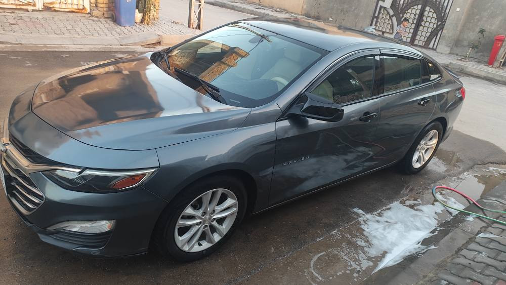 السلام عليكم
ماليبو موديل 2020 رقم كربلاء دولي معوقين باقيلها سنة وتصير حرة 
سنوية2028 مصبوغة عام مكينة كير تبريد مكفول
تخم تاير جديد سيارة كلشي مناقصها مكان كوت سعر78وبيها مجال بسيط ***********
