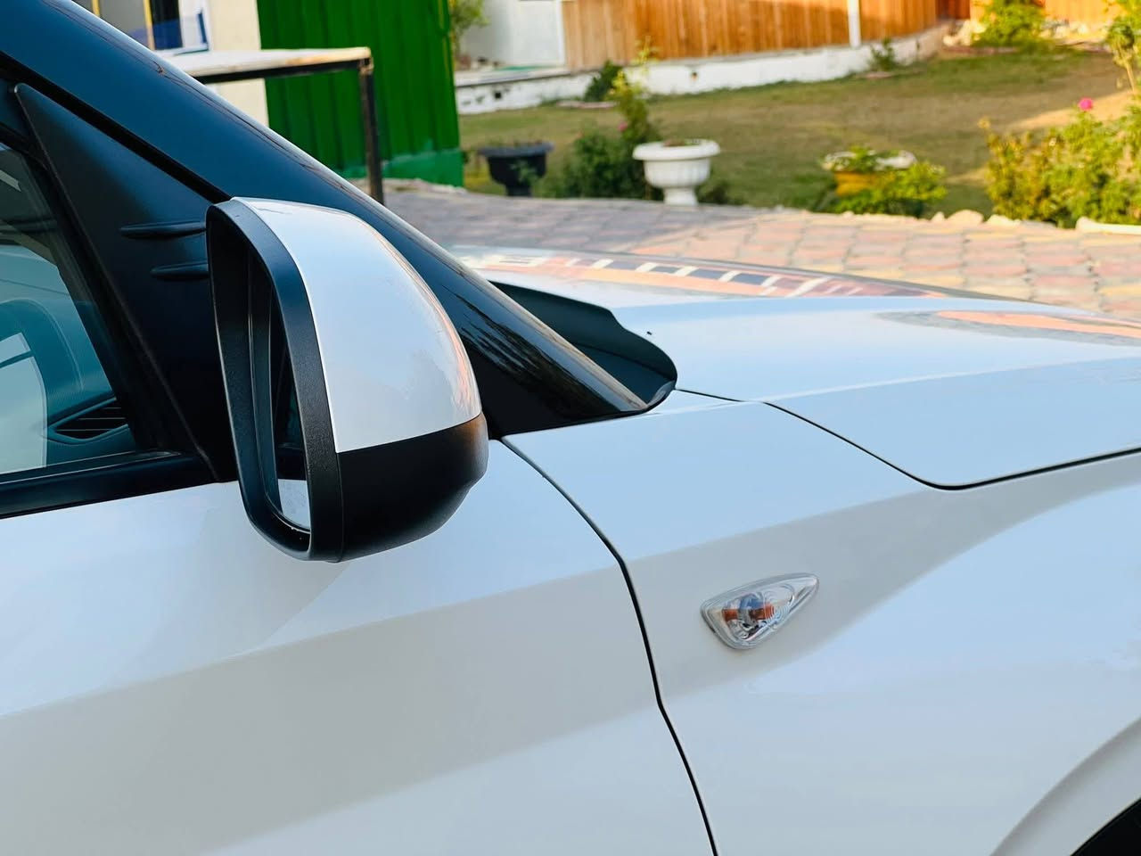 السلام عليكم فينو هونداي
موديل 2023 محرك 1600 دوش حر 
سياره فول عدا البصمه وكشنات كهرباء 
***********

**حادث ٣ صابع جاملغ خلفي وصندوق + طخه تحميل بتكمه 
1فتخه سقف 
2 تحديد مسار 
3 قياده ذاتيه 
4 تحكمات ستيران 
5 توقف ذاتي 
6 نمرات كير 3 
7رادارات 
8 رادار امامي 
9 رادار خلفي 
10 لد داخلي وخارجي 
سياره كثر من موصفات حادث بسيط جدا بدون دواخل بدون إرباك وضح الحادث بصور **السعر(١٢٠)بيه مجال حيل بسيط  مكانهة بغداد المدائن 
***********
