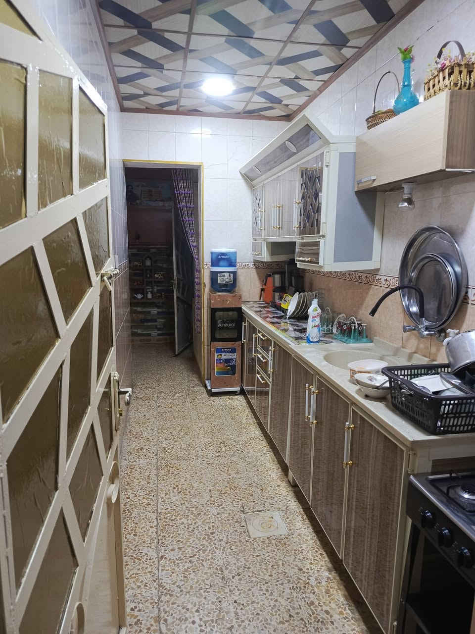 دار للبيع في حي الانتصار شارع 60 فرع صيدليه الميار المساحه 100متر ملك صرف طابوا الاتصال على الرقم ***********
