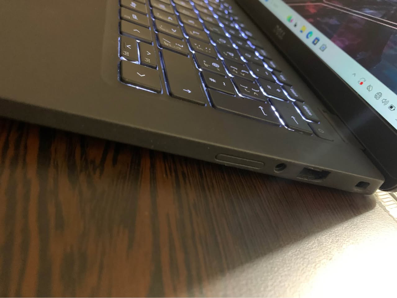 السلام عليكم 
لابتوب ديل 7310  
نظافة عالية 
معالج i5 جيل عاشر 
مناسب لجميع الاستخدامات 
رام 16 ddr4
كرت شاشة شير 8 gb
هارد Ssd 256 
شاشة 13.5 FHD
كيبورد ضوئي
ضمان شهر
بطارية 5 ساعات
السعر 320 الف 
موجود توصيل للمحافظات أربيل, العراق


**إذا كنت صاحب هذا الإعلان وتريد حذفه لأي سبب، رجاءا أرسل رسالة إلى الدعم الفني**