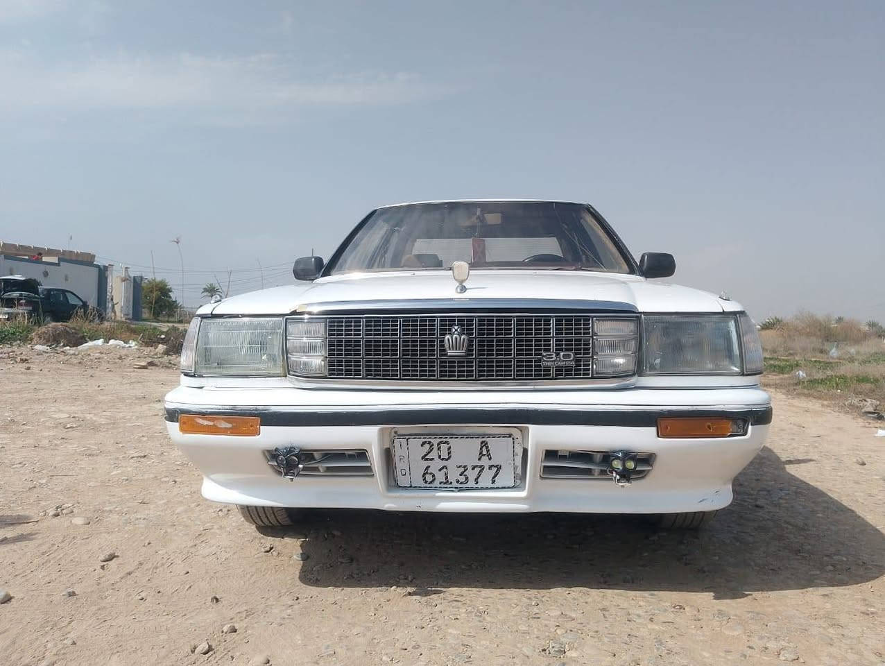 سلام عليكم للبيع جاهزه ومكفوله محرك كير صدر تبريد تدفئه رقم دولي سياره جديده سعر ٤٢ وبيه مجال قليل ***********
