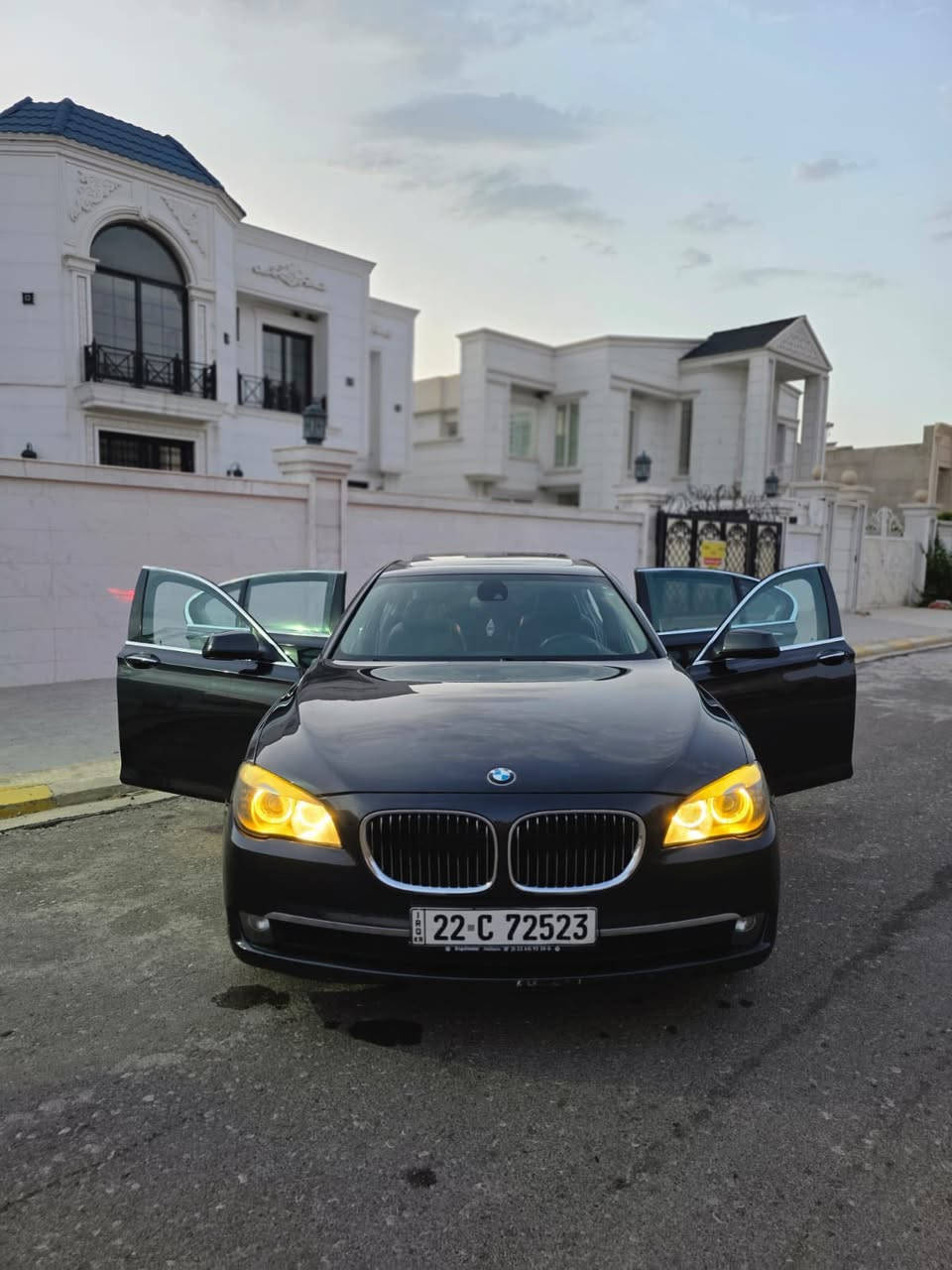 بي ام 750
موديل 2011

السياره اوردر طلب خاص مواصفات فول الفول 

4 بيبان شفط صندوك شفط 

5 بردات كهربائيه 

داتو شو شاشات خلفيه بالكراسي 

شاشاه اماميه حجم كبير 

سيدي جنجر 8 اقراص 

كشنات تدفه تبريد امامي وخلفي 

كراسي خلفيه متحركه

حجم المحرك 8 سلندر 

هواي مواصفات بيهة متنعد 

السعر 165 وبي مجال للطيبين 
***********
