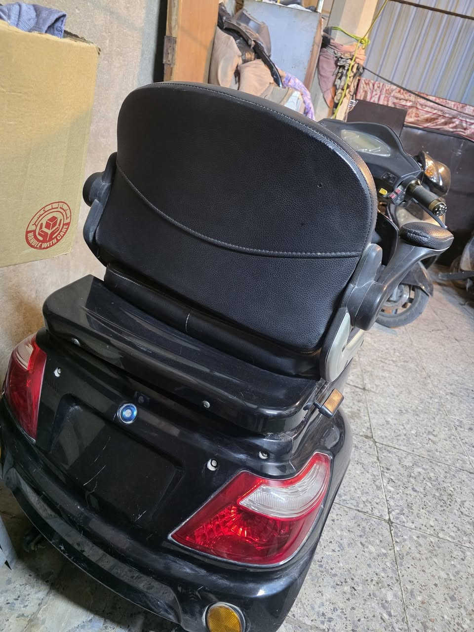 للاستفسار *********** يحتاج فقط بطاريات
