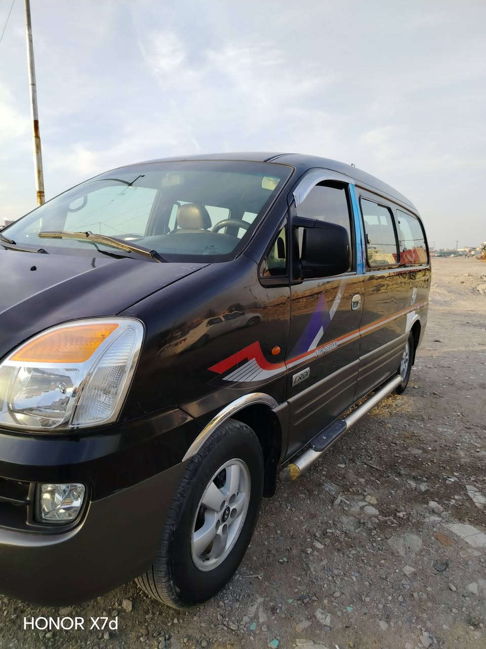 السلام عليكم ستاركس موديل 2007 سيارة مسكر مكفوله كفاله عامه مكينة وكير واكسن جدد ومكفولات تخم تايرات جديد تبريد شغال صدر امامي وخلفي كله جديد رقم مكاني بغداد رقم تلفون ***********
