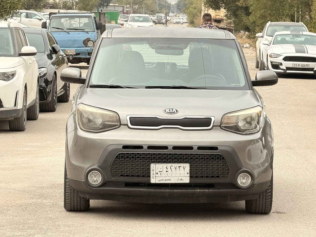 كيا صول ٢٠١٤
مواصفات عاديه 
لون نفطي 
رقم بغداد تحويل مباشر 
سياره وارد امريكي 
حادثه باين وهنا صار بيه 
بابين وجاملغ بدون دواخل 
واكو جراد شويه بيه 
السعر ٨٩  
مكاني بغداد زيونه 
***********
