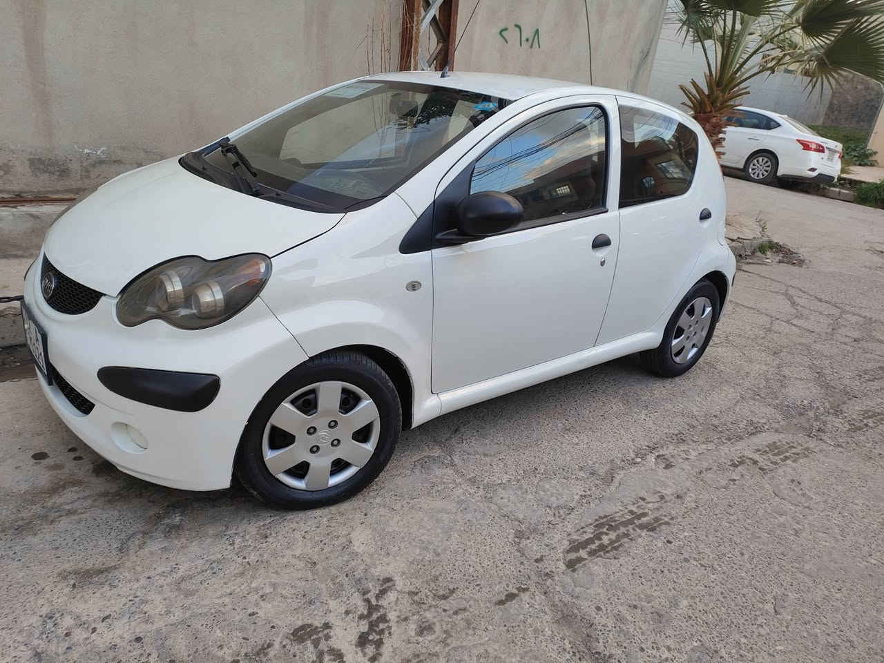 BYD f0
مديل 12 
بدون ضرر ولا صبغ سياره بلادي ماشيه 85الف 
كير ومحرك شرط
جمات كهرب 
كهربائيات كلها شغاله 
طخم ورا وكدام جديد 
ستيرن جديد 
تايرات جديدة 
رقم دولي جديد 
سنويه 2030 شهر ال12
كابون بانزين بيها  عضم 
شرط التحويل 
السعر 40 وبيها مجال 
***********
***********
