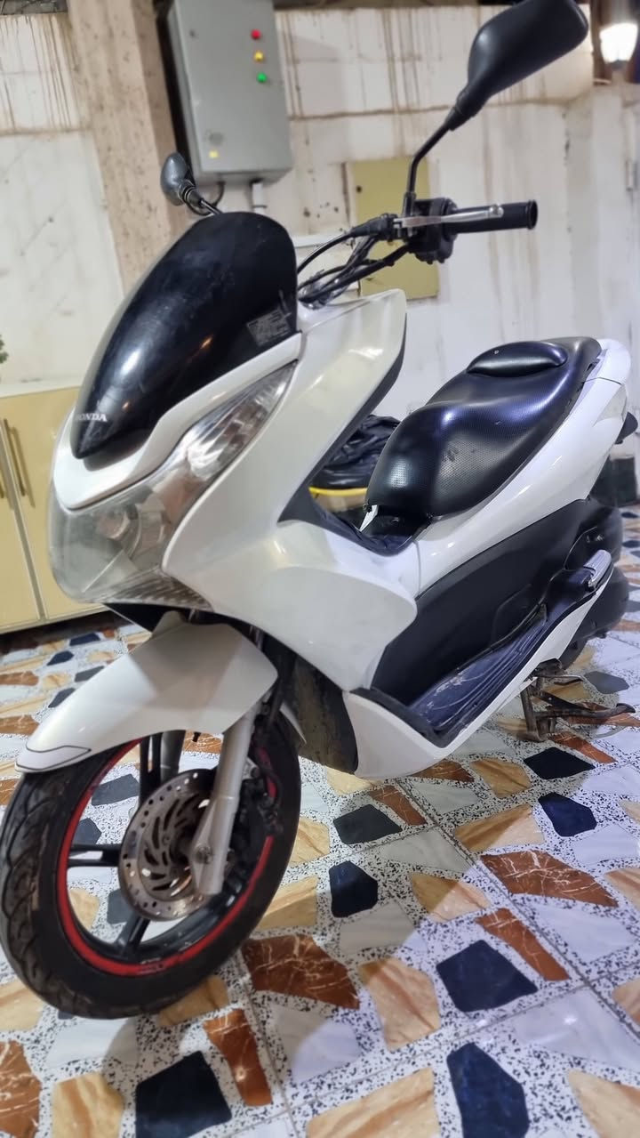 دراجة pcx ياباني موديلهة 16 جيل اول
جيل اول موديل 2016
مكفوله كله شغال
مكينه بلادي 
حرف A
باقي كله شغال 
🔑مكينه بلاديه ناعمه 
📍ديالى بعقوبه فلكة الأمين 
مكفل بنشر فقط 🎦
استفسار فقط اتصال أو واتساب 📳
***********  ➡️
