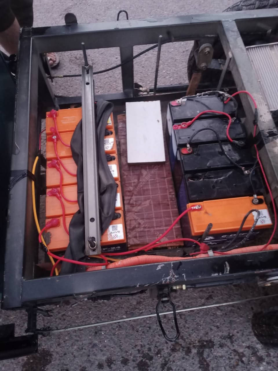 سلام عليكم ستوته شحن كلش نضيفه مامتعوبه مديل 25 مزوده منضومه باتريات العدد10 المكان الحسينيه الراشديه السعر 850 رقم ***********
