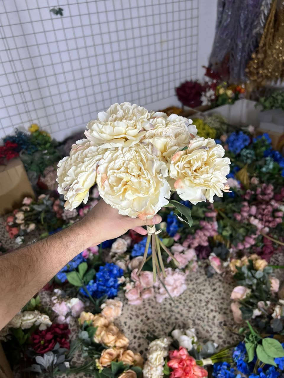 تصفية محل الورد نوعية ممتازة الاسعار من الفين  الى ٣ شللباقة  الورد  غير مستخدم فقط المعروض بالصور  ماعندي  مكان فقط توصيل لكل المحافظات للطلب راسلوا  الرقم***********
