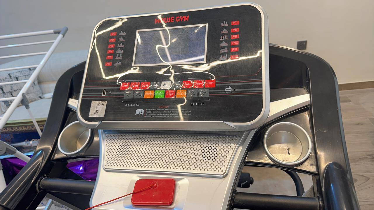 جهاز جري نضيف قليل مشتغل ٣٠٠ وبي مجال قليل مكانه تكريت ***********
