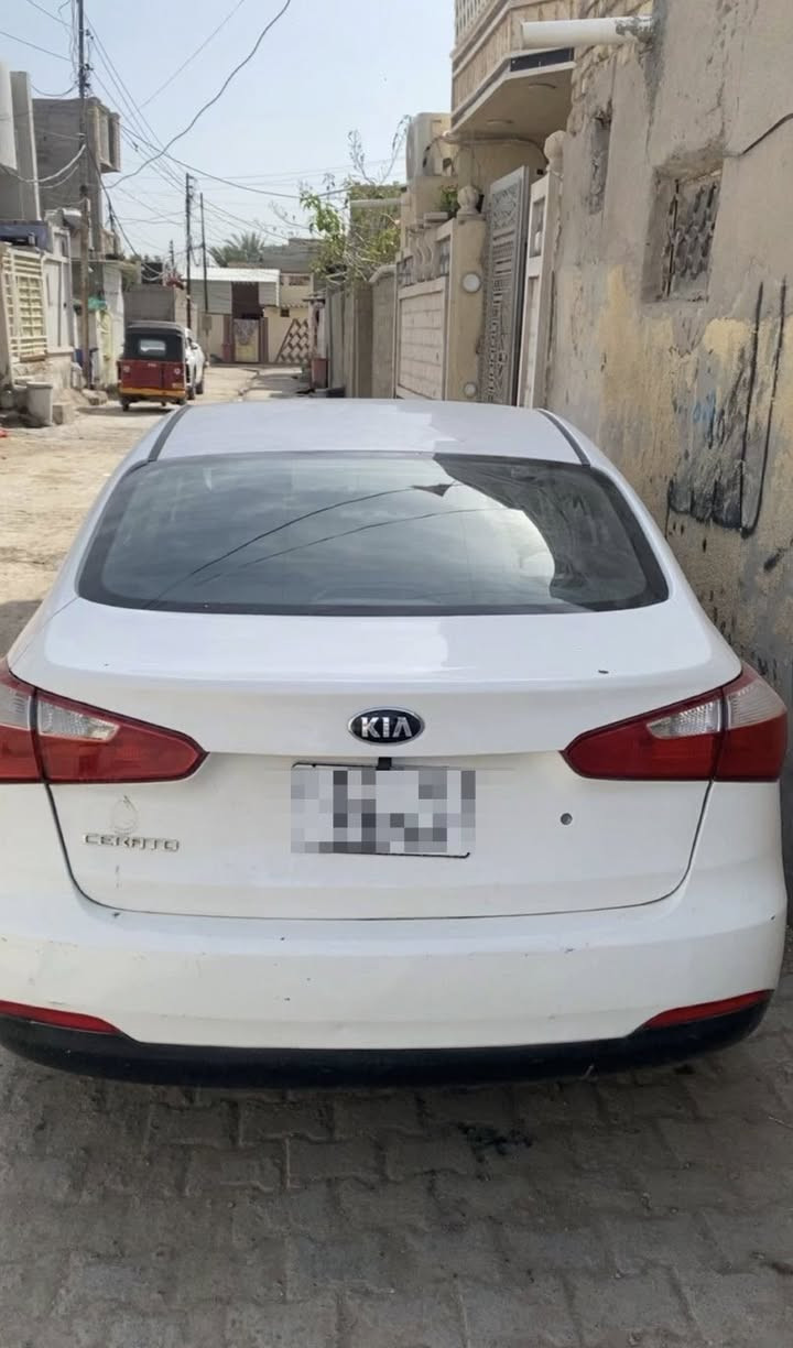 السلام عليكم سيراتو ٢٠١٤ خليجي رقم بغداد نكليزي محرك ٢٠٠٠ بدون حادث وسونار موجود بصور دوش سيار مابيهه اي نقص ولا تبخير خير من الله السعر ١٢٥ وبيهه مجال مكاني بغداد هاتف ***********
