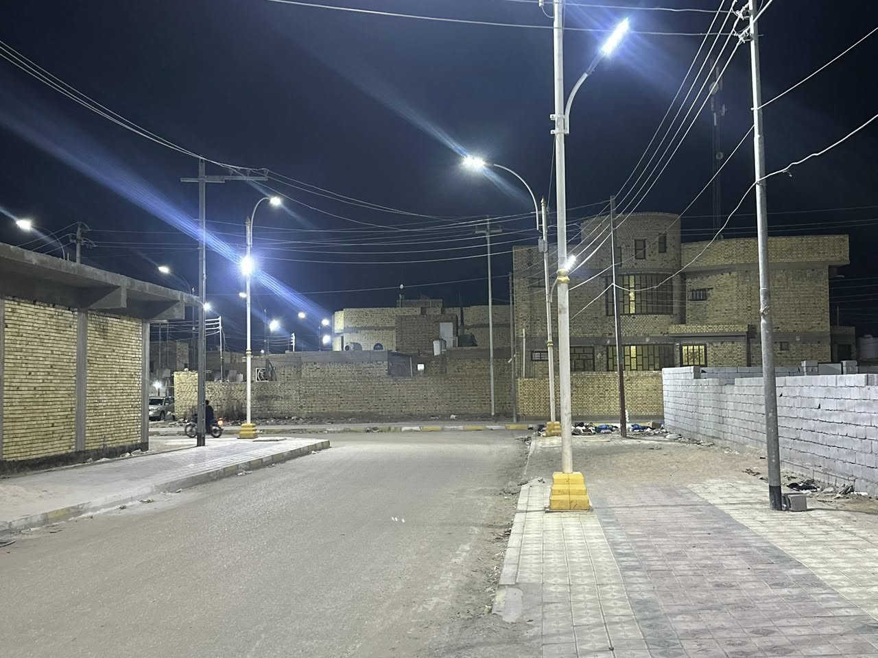 قطعه زراعي بسديناويه 300م ركن ع ثلاث شوارع تصلح محلات  مجمع وشقق تجاريه ع شارع رئيسي
وقريبه على السايدين

#موقع_جدآ_راقي       مستوصف ومدرسه قريبات كلش عليها  وقريبه كلش ع متنزه مسافه ١٠٠م 
وجه ع شارع 21 ونص 
متوفره كل الخدمات كهرباء ماي مجاري نت ضوئي رصيف مقرنص
للأستفسار الاتصال     ***********
