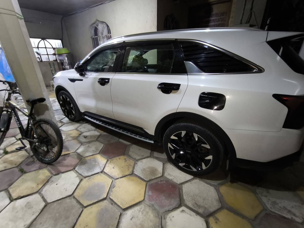 سورينتو خليجي موديل 2024  بغداد ب اسمنا السياره فول مواصفات بنورامات ترحيب ذكي تشغيل عن بعد كشنات تدفئه تبريد وهواي مواصفات  السعر 320 وبيه مجال بسيط السكن بغداد اليوسفيه / ***********/***********
