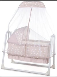 سرير أطفال • مستخدم شهر • قابل تفاوض