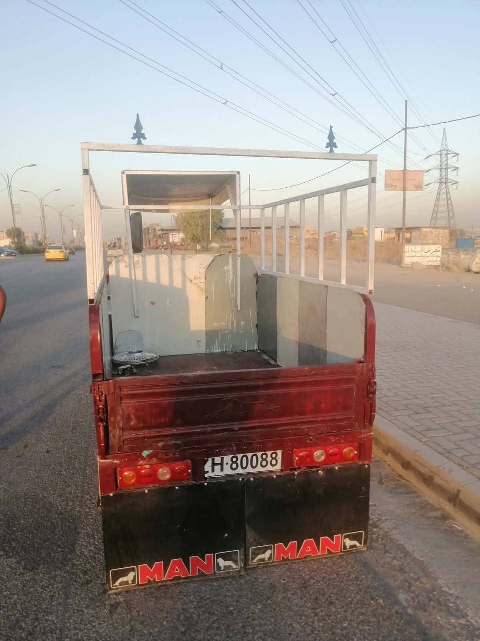 ستوتة للبيع شاصي بس باج بس
كير محرك نضاف جاهزة الستوتة

والباقي كدام العين 
***********
***********
سعر 1.200
